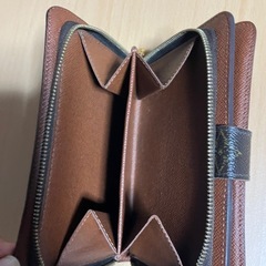 中古　正規品ルイビィトン二つ折り財布　付属品ケース付きの画像