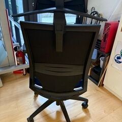 【PLUS製・ハイバックオフィスチェア KC-KT60】ヘッドレスト・ハンガー付き／ブルーの画像