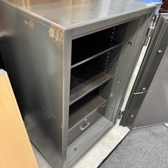 会員の方限定‼️無料0円です。【大型金庫　キー付】27ー158の画像