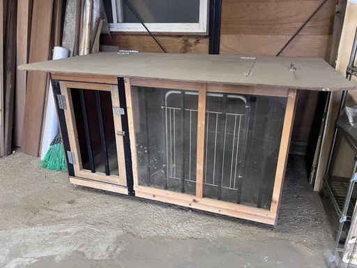 大型犬　多頭飼育　外飼い　犬舎