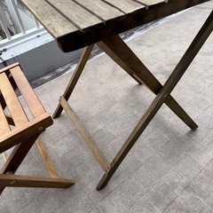 机と椅子(1つ)の画像