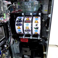 北海道 千歳市/恵庭市 近郊配送 ユニバーサル/メーシー パチスロ実機 SLOT 魔法少女まどかマギカA アルティメットパネル コイン不要機 100V スロット台 まどマギ 店頭でのお受渡し大歓迎の画像