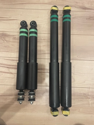 ハイエース　ショック　ダークプライムS