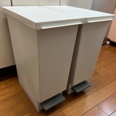 ゴミ箱の画像