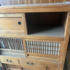 古い水屋箪笥の画像