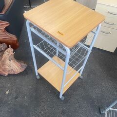 リサイクルショップどりーむ荒田店　No5004 ラック　キッチンカート　コンパクト キャスター付き♪　あったら便利♪の画像