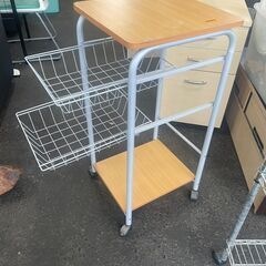 リサイクルショップどりーむ荒田店　No5004 ラック　キッチンカート　コンパクト キャスター付き♪　あったら便利♪の画像