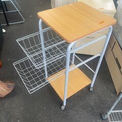 リサイクルショップどりーむ荒田店　No5004 ラック　キッチンカート　コンパクト キャスター付き♪　あったら便利♪の画像