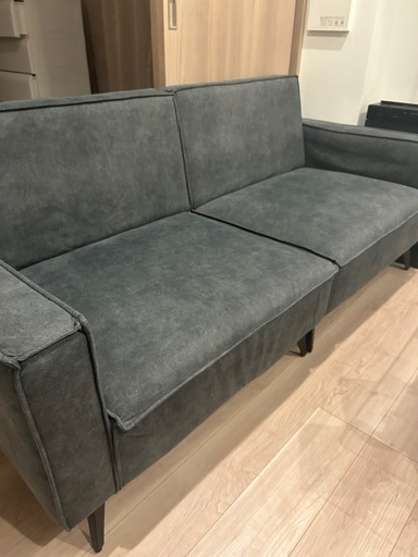 グレーのソファー　オットマン付き