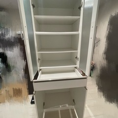 食器棚の画像