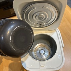 【ニトリ炊飯器】【3合炊き】2019年製★クリーニング済み/6ヶ月保証付き【管理番号31021】野の画像