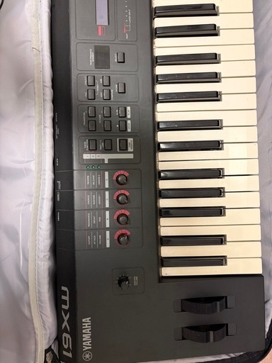 YAMAHA61