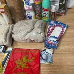 【B348】日用品/雑貨/色々まとめ/焼桐/キッチンマット/ドライヤー/懐中電灯/除菌ミスト/軍手/ブルーシート他の画像