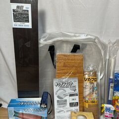 【B348】日用品/雑貨/色々まとめ/焼桐/キッチンマット/ドライヤー/懐中電灯/除菌ミスト/軍手/ブルーシート他の画像