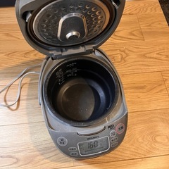 炊飯器　三菱　2013年製の画像
