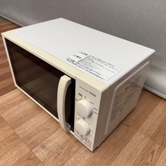 電子レンジ　アイリスオーヤマ電子レンジ KMG- T177-6-W 2019年の画像