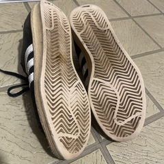 adidas スニーカー　22.5cmの画像