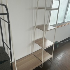 ハンガーラックの画像