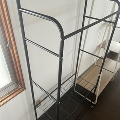 ハンガーラックの画像
