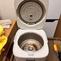 ハイアール　炊飯器　JJ-M32Aの画像