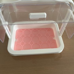 ミルトンと哺乳瓶収納ボックスの画像