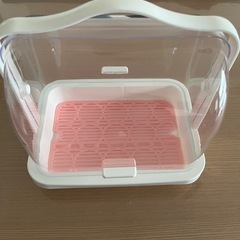 ミルトンと哺乳瓶収納ボックスの画像