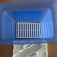 ミルトンと哺乳瓶収納ボックスの画像