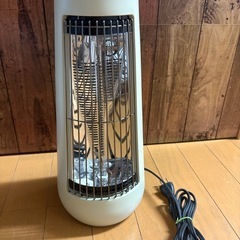 カーボンヒーターY210 XHS-Y210  2020年製の画像