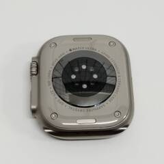 【美品】Apple Watch Ultra/GPS+セルラー/49mm/A2684/チタニウム〈MNHG3J/A〉の画像