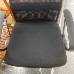オフィスチェア　全長約116㎝　座面最高51㎝　　横幅約56㎝　奥行約51㎝の画像