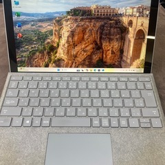 surface Pro6 128GBの画像