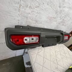 【SUZUKI】 スズキ ジムニー 純正リアバンパー 新車外し JB64W 71811-77R 素地 無塗装 A0705の画像