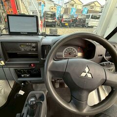 三菱 ミニキャブトラック660VX-SE 4WD パワステ エアコン ポータブルナビ TVの画像
