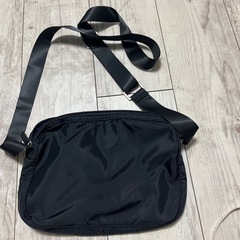 agnin b
ショルダーバッグの画像