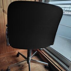 決定★ デスクチェア 肘掛け 回転 昇降機能付き 椅子の画像