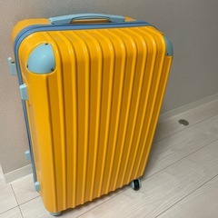 ✨**【美品/引取限定】**ポップで可愛い！イエロー×ブルー キャリーケース Mの画像