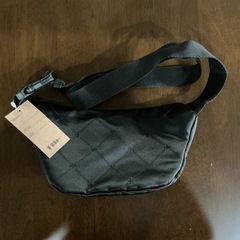 ウエストバッグ🖤adidasナイロン製ボディバッグウエストポーチ斜めがけバッグミニサイズコンパクトサイズ黒の画像