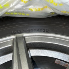 2020年製YOKOHAMAスタッドレス 215/65R16 ４本セット（ホイール無し）の画像
