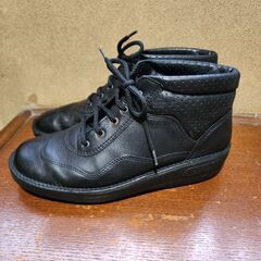 【婦人革靴】ストローバー　短ブーツ23cm の画像