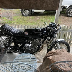 ヤマハSR400カフェレーサーの画像