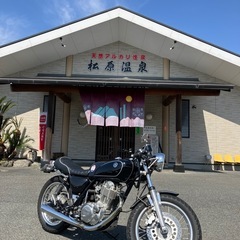 ヤマハSR400カフェレーサーの画像
