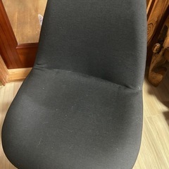 【美品】北欧風ダイニングチェア／カフェチェア／木脚×ブラックファブリックの画像