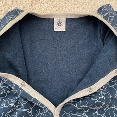 プチバトー PETIT BATEAU ポーラーベア柄 足付きロンパース 3mの画像