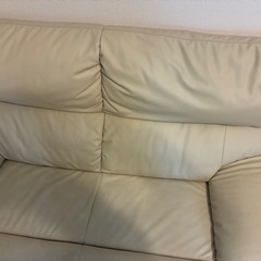2人掛けソファ／アイボリー／幅164cm×奥行89cm×高さ93cmの画像