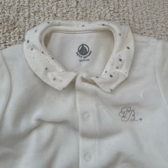 プチバトー PETIT BATEAU ベロア足付き ロンパース6mの画像