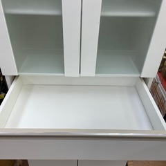 ⭐︎ドリーム荒牧店⭐︎ジモティー割引有⭐︎【クリーニング済み】ニトリ　2枚扉食器棚　裏底ワレあり　の画像