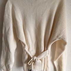 白トップスの画像