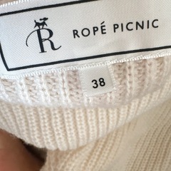 白トップスの画像