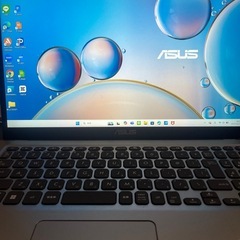 ASUS ノートPC Intel Core i7の画像