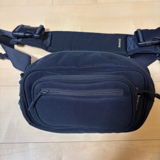 POMULUボディバッグ・ウエストポーチ　ポムル　抱っこ紐　ヒップシート